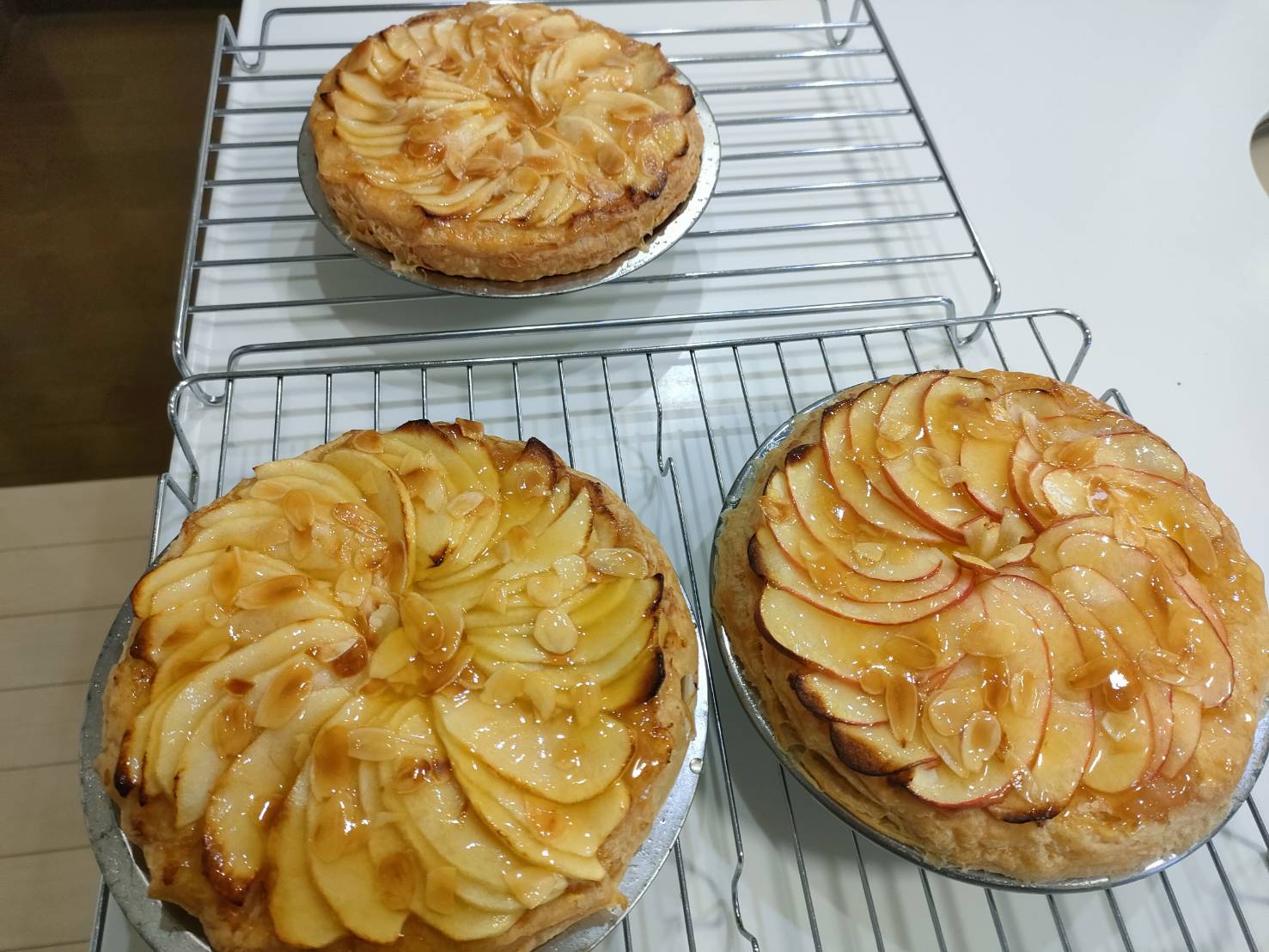 ケーキ教室でカスタード入りアップルパイを作りました。